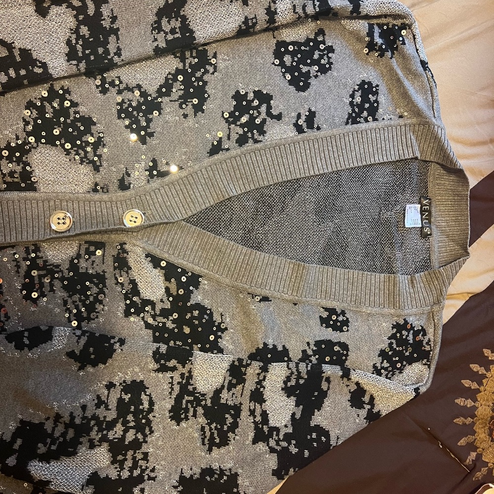 Almost like new women’s cardigan size M